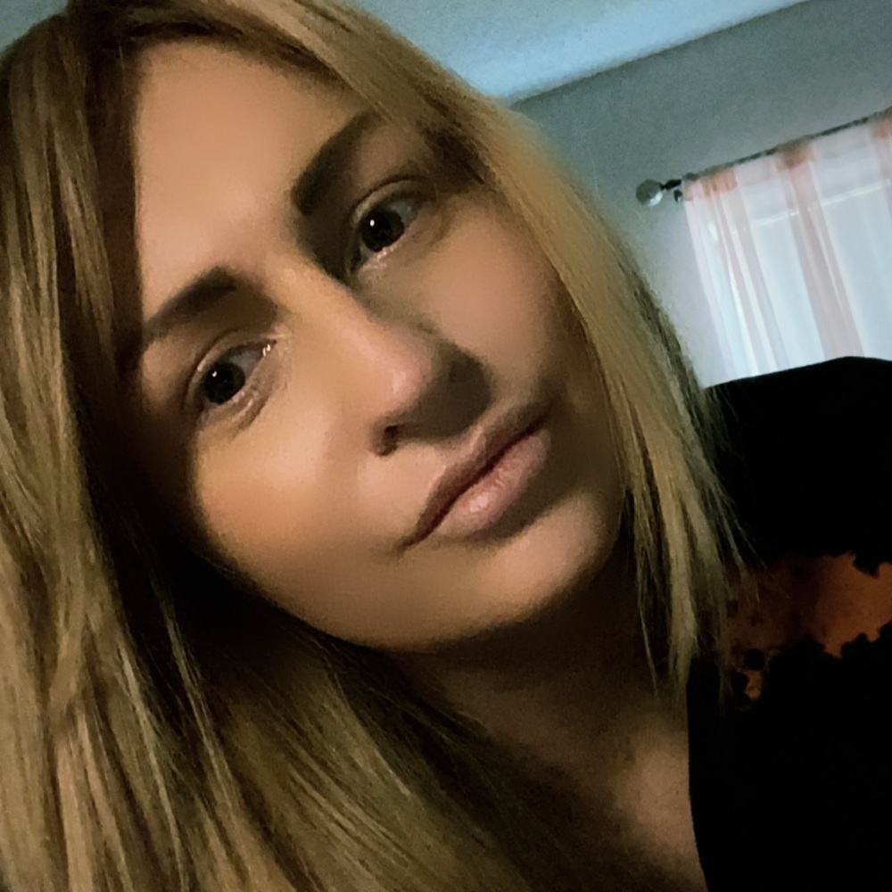 Meet your Posher, April